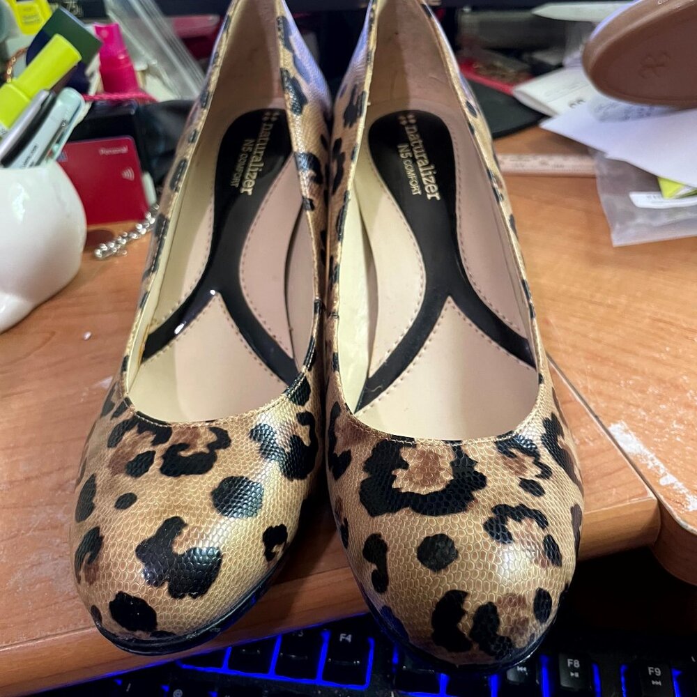 NATURALIZER N5 COMFORT BROWN JUNGLE PRINT LENNOX 3" HEEL LIKE NEW NO BOX